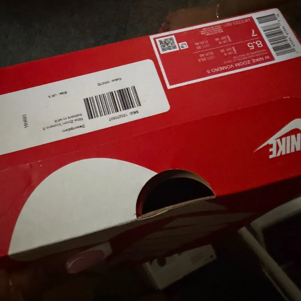 Nike Vomero 5 Sneakers - Picture 4 of 15